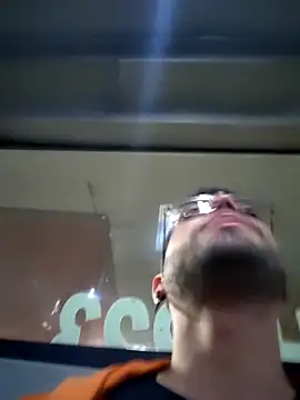 Snapshot of DanteWinter chatting on November 14, 2:15 am DanteWinter online show from November 14, 2:15 am