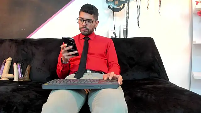 Snapshot of DanteWinter chatting on October 27, 3:29 am DanteWinter online show from October 27, 3:29 am