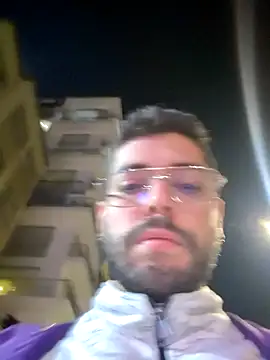 Snapshot of DanteWinter chatting on November 5, 2:25 am DanteWinter online show from November 5, 2:25 am