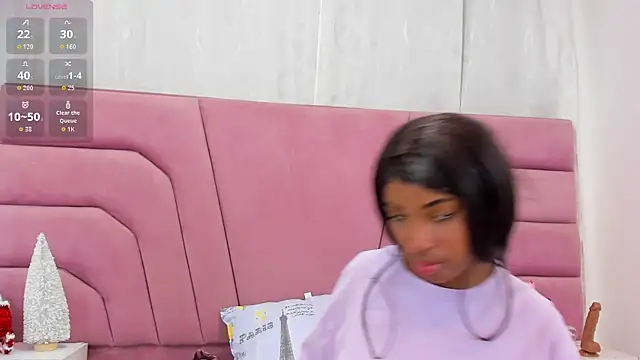 Snapshot of MarianRosse chatting on November 25, 9:15 pm MarianRosse online show from November 25, 9:15 pm