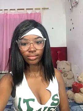 Snapshot of MarianRosse chatting on November 8, 8:40 am MarianRosse online show from November 8, 8:40 am