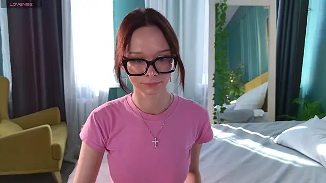 Snapshot of daily_glam chatting on September 11, 12:38 pm daily glam online show from September 11, 12:38 pm