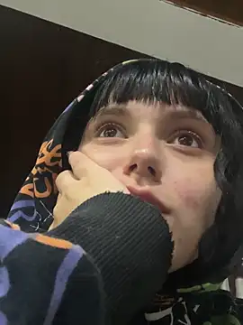 XBODTRIIPX online show from December 5, 3:49 am