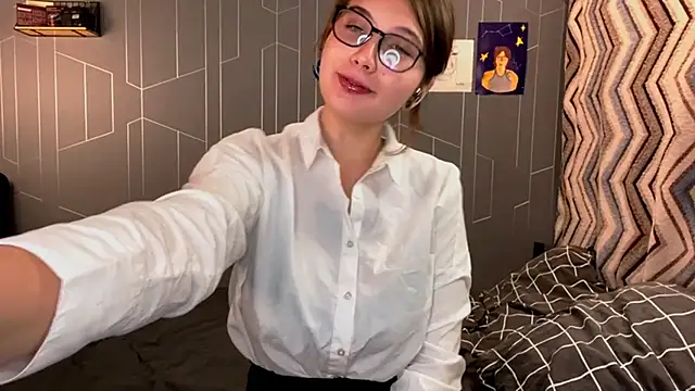 Snapshot of Pinkicookiee chatting on September 20, 3:39 pm Pinkicookiee online show from September 20, 3:39 pm