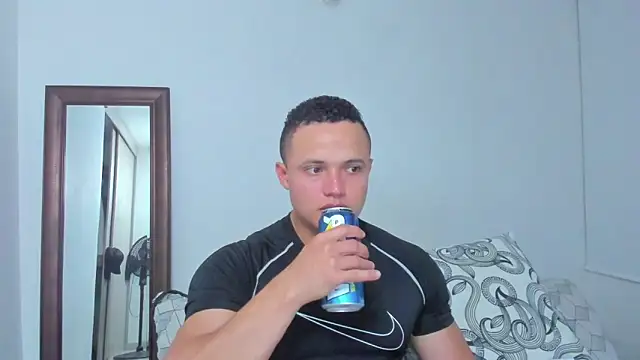 KingLevi01 online show from April 23, 12:39 am