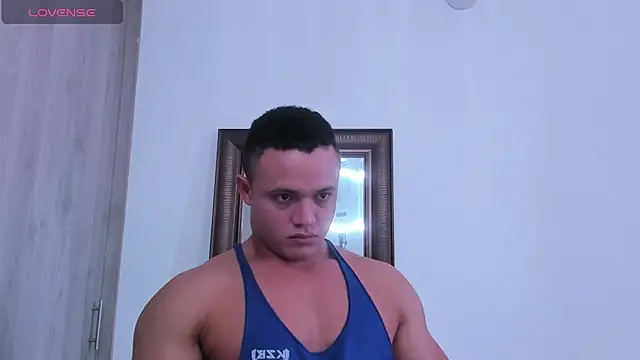 Snapshot of KingLevi01 chatting on October 19, 5:59 pm KingLevi01 online show from October 19, 5:59 pm