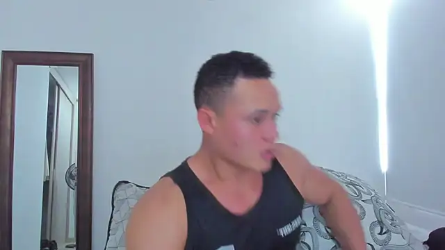 KingLevi01 online show from June 15, 7:13 pm