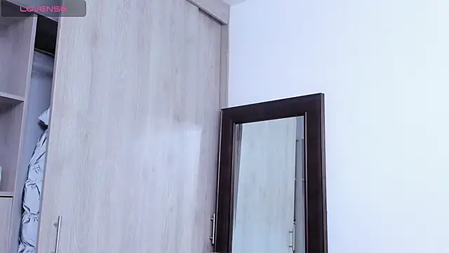 Snapshot of KingLevi01 chatting on November 6, 10:03 pm KingLevi01 online show from November 6, 10:03 pm