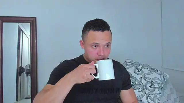 KingLevi01 online show from June 10, 12:45 am