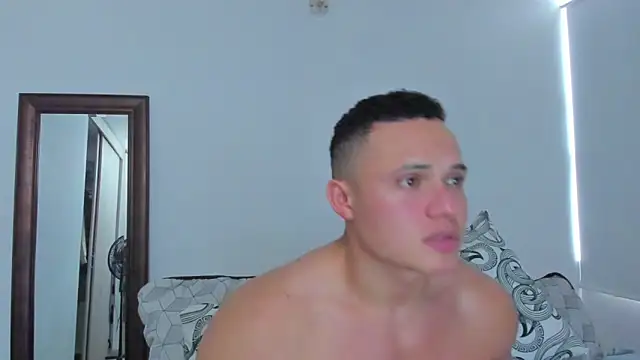 KingLevi01 online show from June 6, 10:04 pm