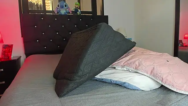 Snapshot of dereck_karter chatting on February 12, 10:42 pm dereck karter online show from February 12, 10:42 pm