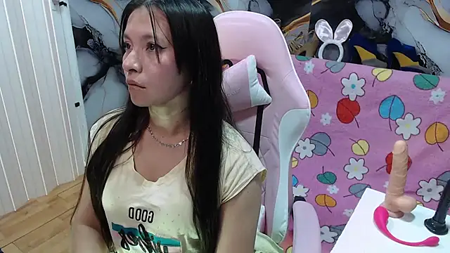 Snapshot of mia_wetts chatting on October 3, 7:48 pm mia wetts online show from October 3, 7:48 pm