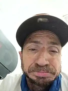 Mrluckstick online show from December 19, 4:05 am