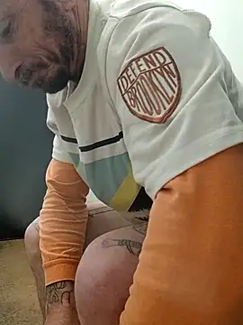 Mrluckstick online show from November 15, 6:56 pm