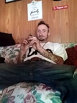 Mrluckstick online show from May 7, 10:02 pm