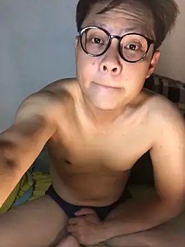 datnguyenvn online show from April 15, 6:45 pm