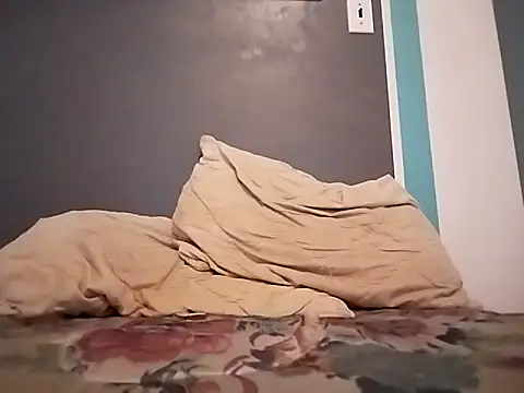 porkypproni online show from September 19, 7:56 am