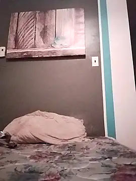 porkypproni online show from February 9, 7:39 am