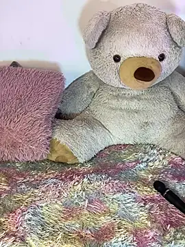 Charlottediolet online show from March 3, 12:45 pm