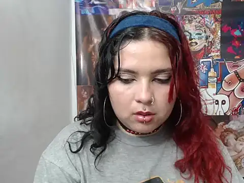 Curvy-Queen online show from October 9, 3:18 am