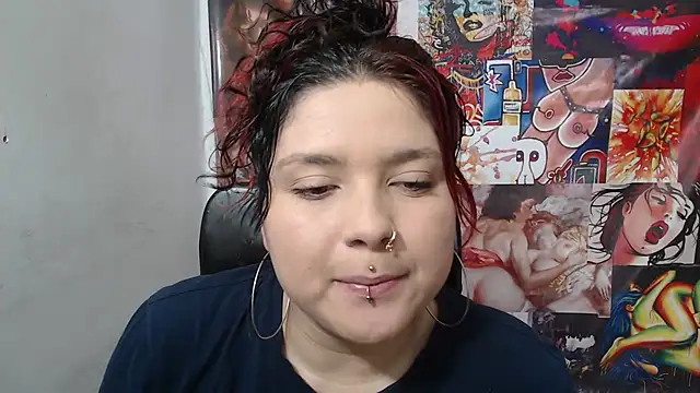 Curvy-Queen online show from October 14, 7:58 pm