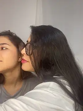 Snapshot of Sweet_and_Rous0 chatting on October 28, 3:18 am Sweet and Rous0 online show from October 28, 3:18 am