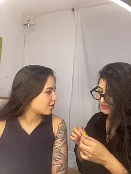 Snapshot of Sweet_and_Rous0 chatting on October 27, 3:18 am Sweet and Rous0 online show from October 27, 3:18 am