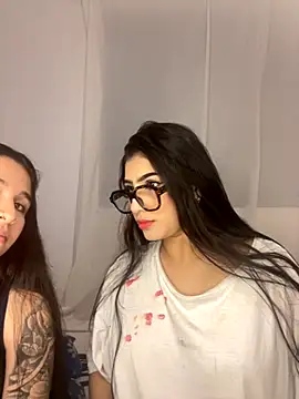 Snapshot of Sweet_and_Rous0 chatting on November 3, 3:23 am Sweet and Rous0 online show from November 3, 3:23 am