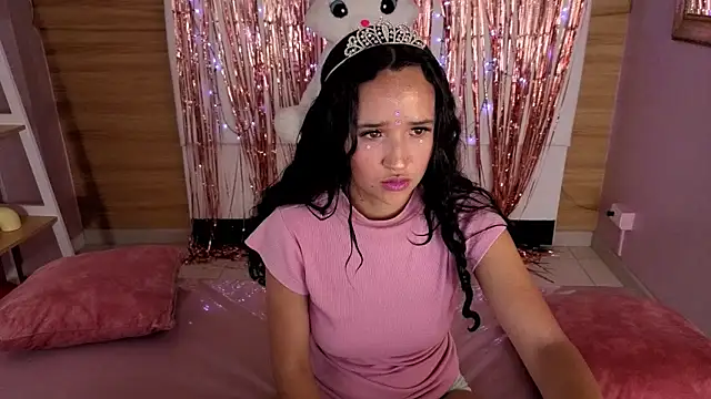 bella vibess s online show from April 10, 12:45 pm