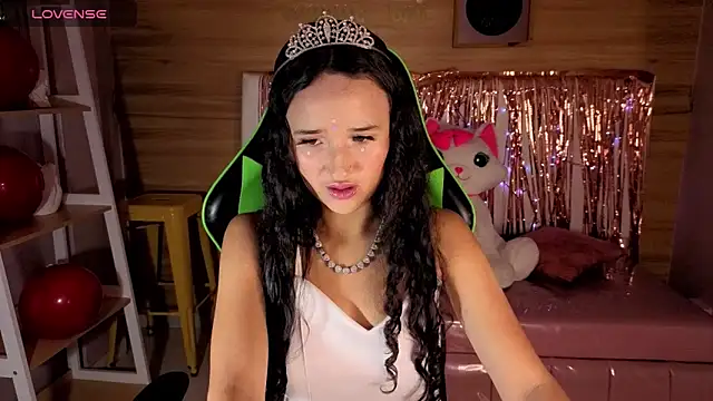 bella vibess s online show from April 13, 12:53 pm