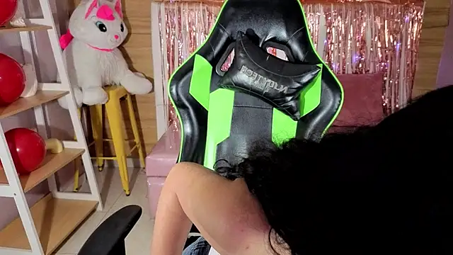 bella vibess s online show from April 14, 12:54 pm