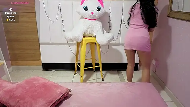 bella vibess s online show from April 9, 12:44 pm