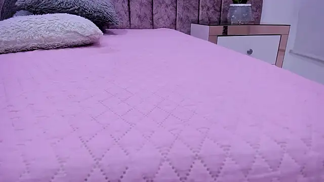 Ambeer fox  online show from March 11, 1:27 pm