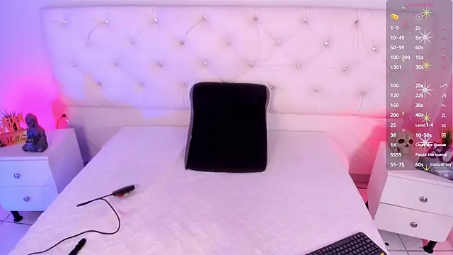 Ambeer fox  online show from October 25, 8:09 pm