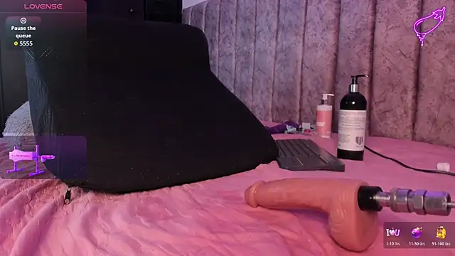 Ambeer fox  online show from March 21, 1:18 am