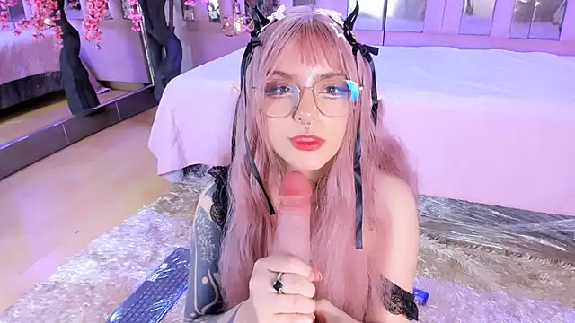 BizzyNoar online show from September 29, 11:32 pm