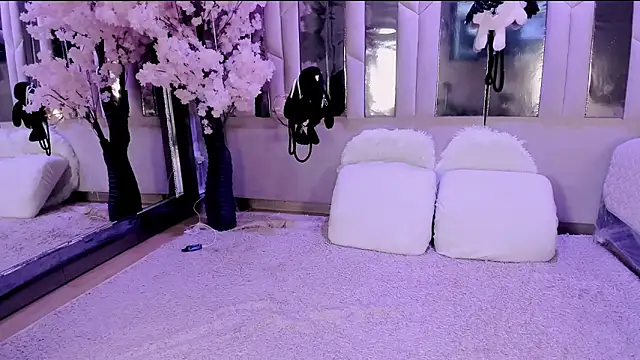 BizzyNoar online show from November 12, 4:49 am