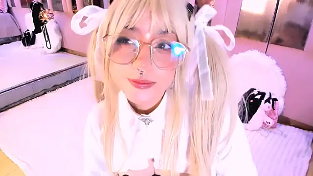 BizzyNoar online show from February 7, 6:10 am