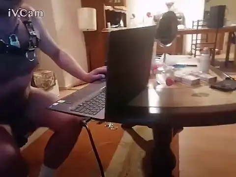 Snapshot of AlphaMax34 chatting on September 21, 1:22 am AlphaMax34 online show from September 21, 1:22 am