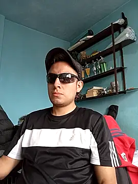 aczinovelez342 online show from October 10, 8:42 pm