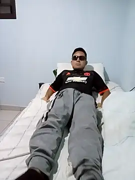 Snapshot of aczinovelez342 chatting on November 23, 12:42 am aczinovelez342 online show from November 23, 12:42 am