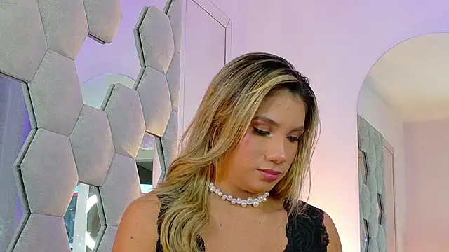 NicoleArmani online show from January 15, 8:23 pm