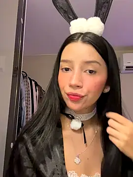 Snapshot of Min_junn chatting on October 16, 3:04 am Min junn online show from October 16, 3:04 am