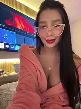 Snapshot of Min_junn chatting on October 9, 2:12 am Min junn online show from October 9, 2:12 am