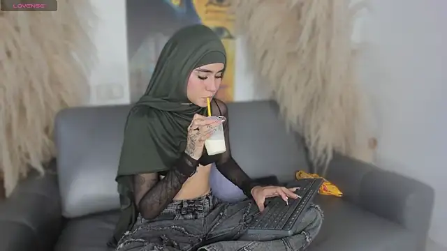 seraphine arabic online show from April 13, 1:26 pm