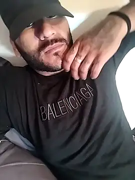 Snapshot of Ferxxxo1503 chatting on November 3, 7:28 pm Ferxxxo1503 online show from November 3, 7:28 pm