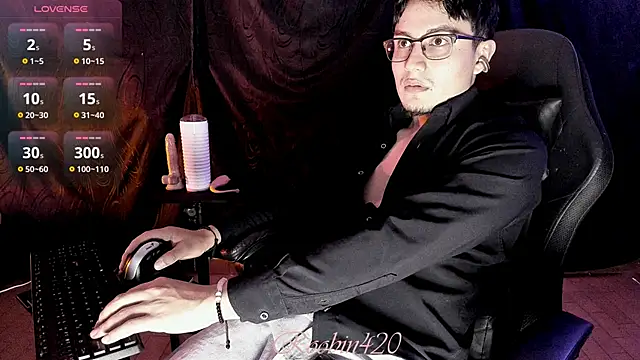 Snapshot of Roobin420 chatting on July 1, 9:15 pm Roobin420 online show from July 1, 9:15 pm