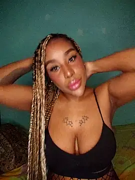 Queen Amara online show from October 27, 2:45 am