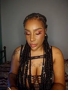 Queen Amara online show from April 18, 4:04 am