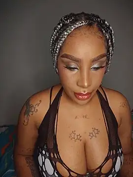 Queen Amara online show from June 7, 4:39 am